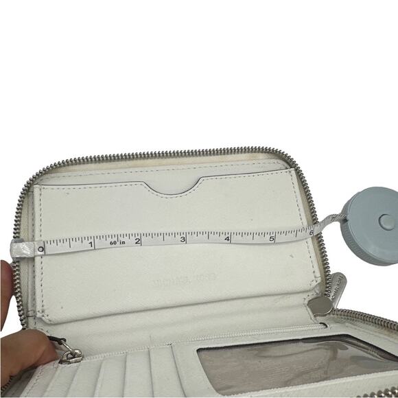 MICHAEL KORS Off white and Silver Jet Set Wallet - Picture 6 of 10